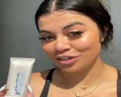 She earned several brand endorsements including Smash Box Cosmetics due to her popularity on the internet.